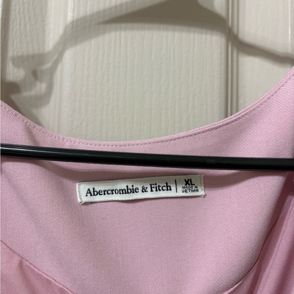 Abercrombie & Fitch Light Pink Sleeveless Blouse - Picture 3 of 3